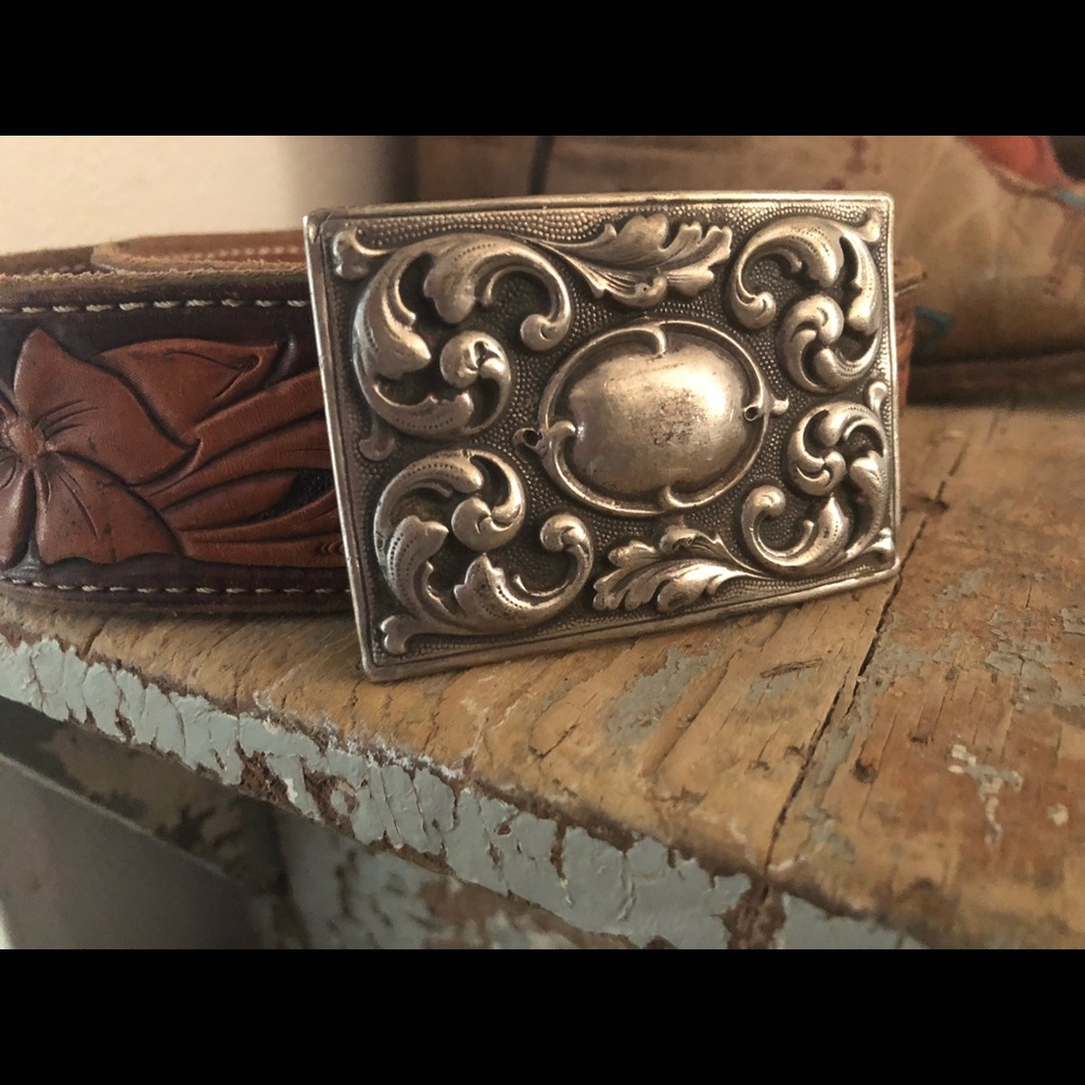 Ladies sterling silver western belt buckle